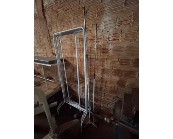Foto de PONTES GESTAL/SP - Escadas 02 degraus, Macas hospitalares, Biombos, Balança eletrônica, Raio X odontológico, Aparelhos Infra vermelho com pedestal, Cadeira odontológica e negatoscópio