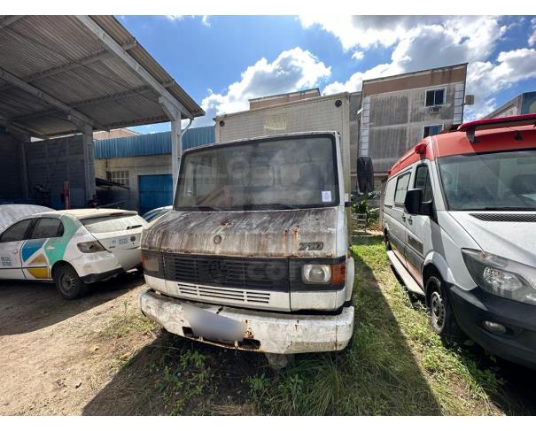 Foto de RIO DAS OSTRAS/RJ - CAMINHÃO C. FECHADA MERCEDES-BENZ MB 710
