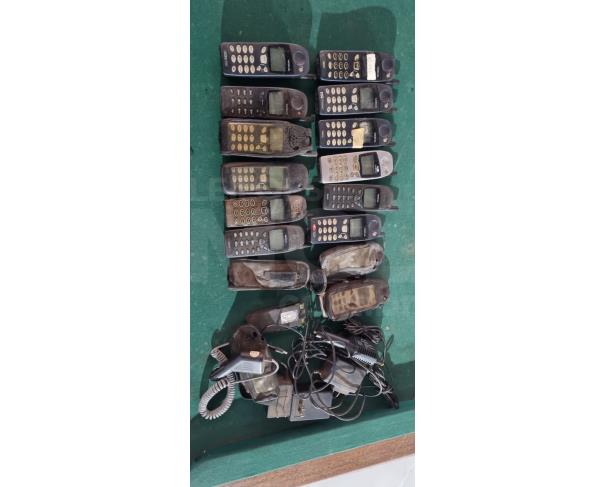 Foto de ITAÚNA/MG - LOTE COM 25 CELULARES 12 TELEFONES 2 POTENCIA DE SOM