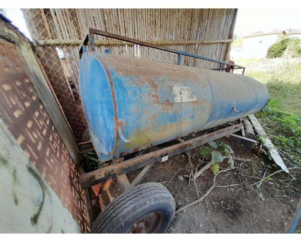 Foto de RIO DAS OSTRAS/RJ - CARRETA AGRICOLA, MOD. TANQUE, MONO BLOCO, COM PLATAFORMA E BOMBA DE ABASTECIMENTO