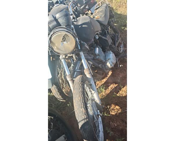 Foto de CALDAS NOVAS/GO - SUCATA (NÃO RECONHECÍVEL) -  YAMAHA YBR 125K - 2006/2006