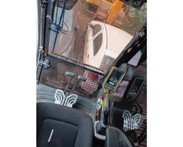 Foto de FLOR DA SERRA DO SUL/PR-Escavadeira JCB, modelo JS210