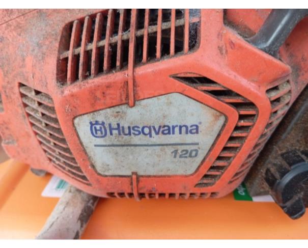 Foto de FLOR DA SERRA DO SUL/PR-Motosserra Husqvarna 120.