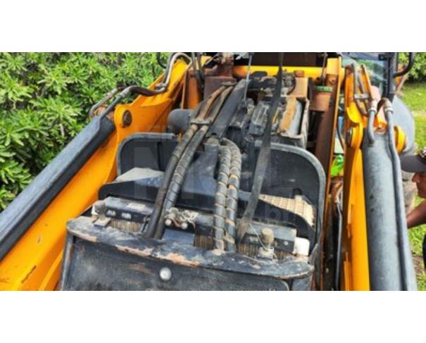 Foto de DIVINÓPOLIS/MG - Retroescavadeira JCB, modelo 3C.