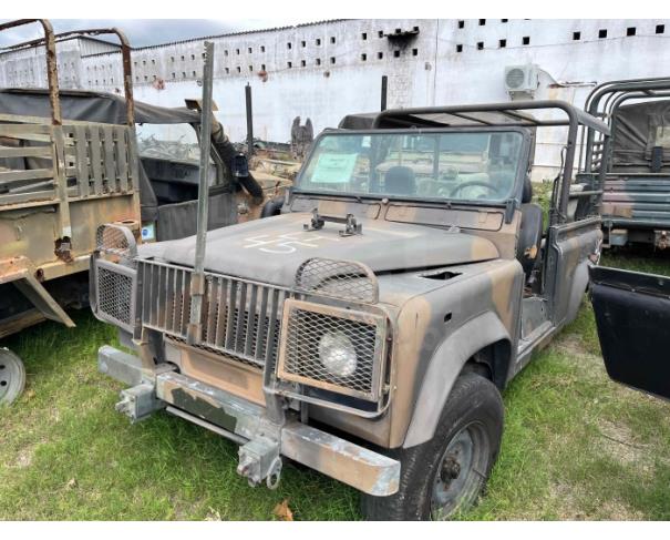 Foto de RIO DE JANEIRO/RJ- VTNE PICAPE EMP GE DEFENDER 90 1/2T 4X4 LAND ROVER