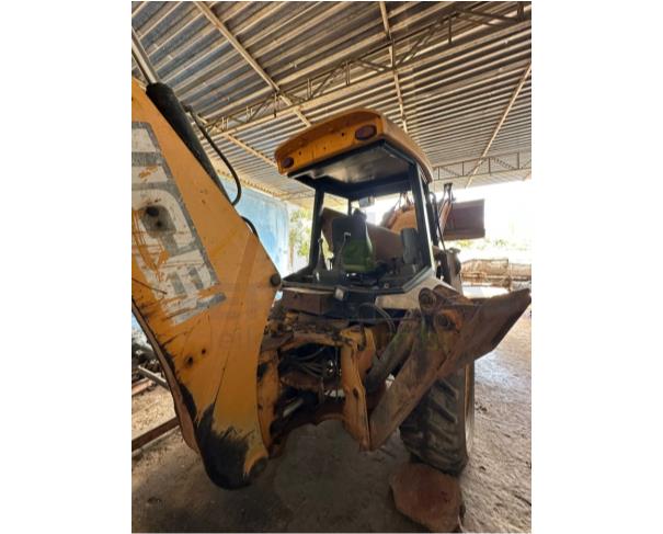 Foto de MANTENA/MG - Retroescavadeira JCB ano 2011