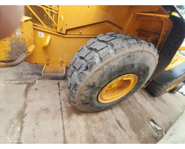 Foto de ITAÚNA/MG-PÁ CARREGADEIRA VOLVO L120F