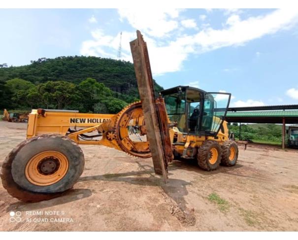 Foto de PASSA VINTE/MG- Motoniveladora New Holland, modelo RG140B,