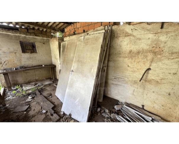 Foto de MATEUS LEME/MG - Lote de sucata de Portas