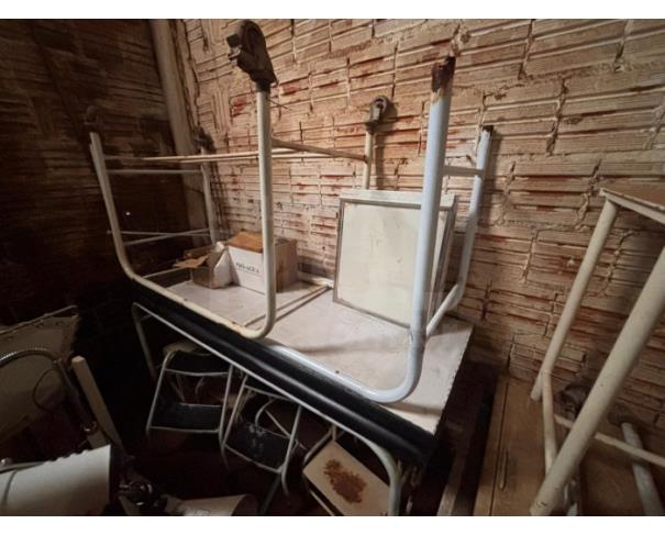 Foto de PONTES GESTAL/SP - Escadas 02 degraus, Macas hospitalares, Biombos, Balança eletrônica, Raio X odontológico, Aparelhos Infra vermelho com pedestal, Cadeira odontológica e negatoscópio