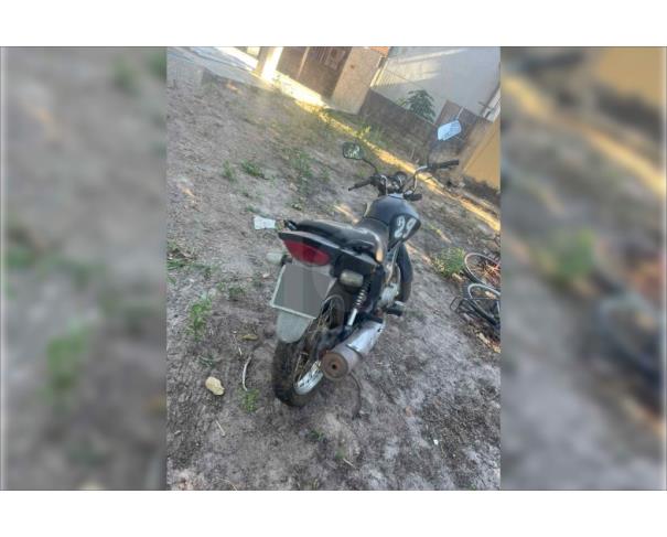 Foto de ARAGUAPAZ/GO - Motocicleta HONDA CG150 Fan ESDI - PARA RETIRADA DE PEÇAS  - MOTOR INSERVÍVEL 