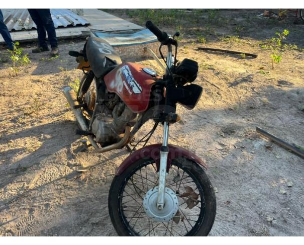 Foto de ARAGUAPAZ/GO - Motocicleta HONDA CG 125 Titan - PARA RETIRADA DE PEÇAS - MOTOR INSERVÍVEL