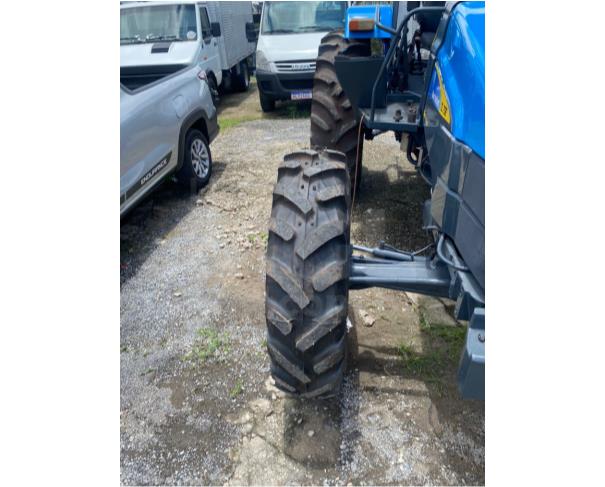 Foto de CONTAGEM MG - TRATOR DE PNEUS NEW HOLLAND TL 75 ANO 2012 COM 2.900H