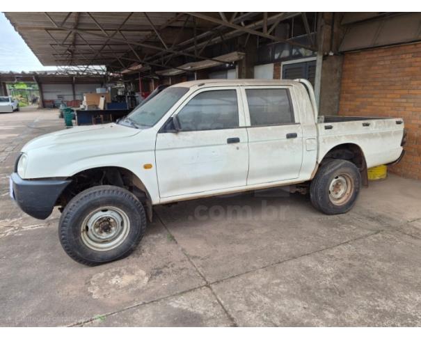 Foto de CORUMBÁ/MS- Caminhonete Mitsubishi L200 4x4 GL 2010/2011