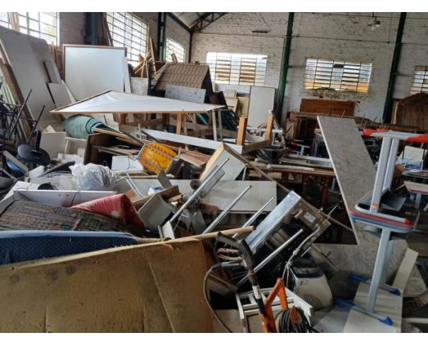 Foto de COTIPORÃ/RS - Lote de sucata de móveis