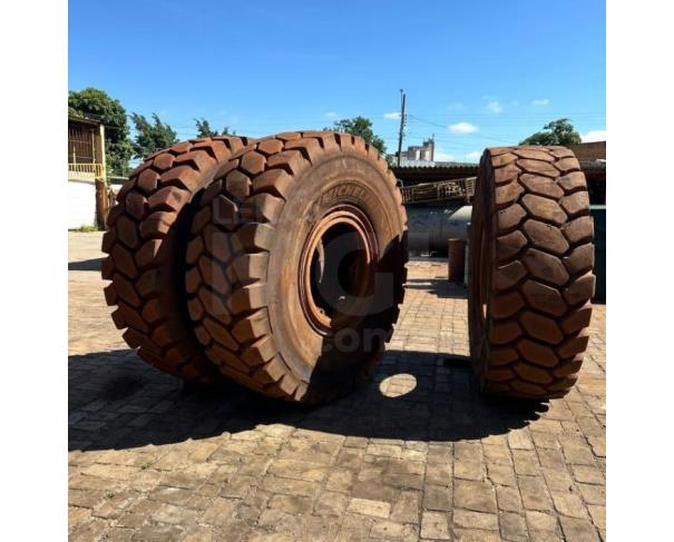 Foto de CONTAGEM /MG 4 PNEUS MICHELIN MONTADOS (RODAS), DO EQUIPAMENTO CATERPILLAR 775F, NO ESTADO EM QUE SE ENCONTRAM-- PA13006