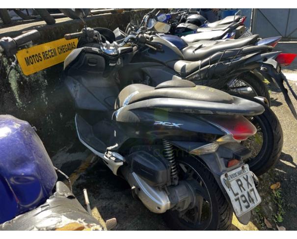 Foto de ANGRA DOS REIS/RJ-VEÍCULO CONSERVADO-HONDA/PCX 150-2015/2015