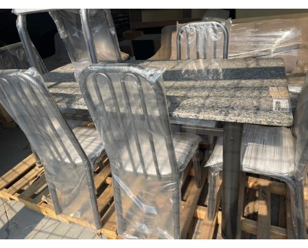 Foto de ITAÚNA/MG - CONJUNTO DE MESA RETANGULAR COM 6 CADEIRAS 