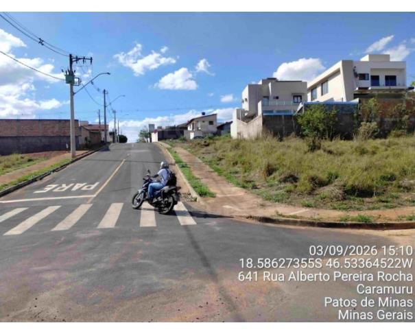 Foto de PATOS DE MINAS/MG - Lote 24 da quadra 17 com área de 1.075,04m² no bairro Copacabana