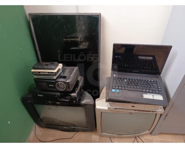 Foto de PEDRA DO ANTA/MG - Sucata de eletrônicos