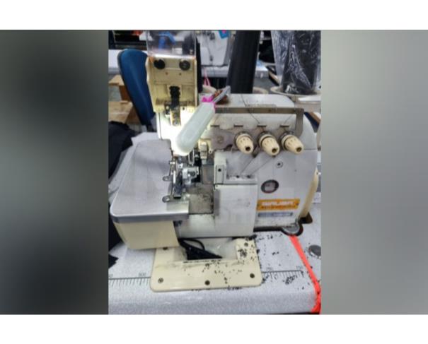 Foto de Cachoeira de Minas/MG - Máquina de costura Overlock