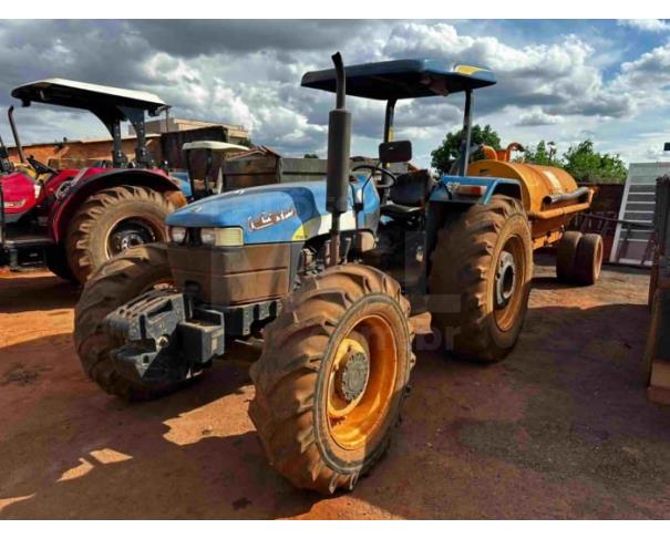 Foto de TIROS/MG - Trator Agrícola New Holland, modelo TT4030