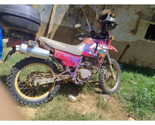 Foto de PONTE NOVA/MG - Motocicleta HONDA NX 200 - 1996/1997
