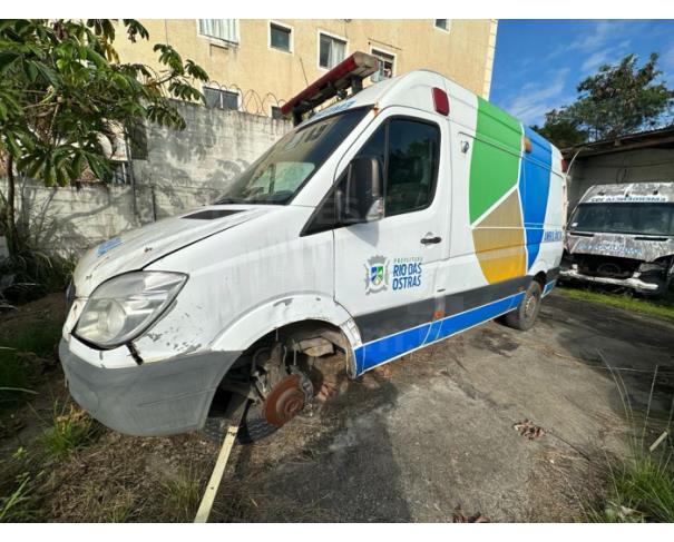Foto de RIO DAS OSTRAS/RJ - ESPECIAL CAMINHÃO AMBULÂNCIA I.M