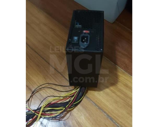 Foto de PORCIÚNCULA/RJ - Material de informática (monitores, DVD, mini system, notebook, som, cabos, câmeras de vigilância, retroprojetor, calculadora, impressora, CPUs). 