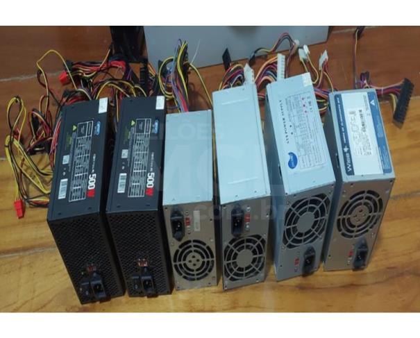 Foto de PORCIÚNCULA/RJ - Material de informática (monitores, DVD, mini system, notebook, som, cabos, câmeras de vigilância, retroprojetor, calculadora, impressora, CPUs). 