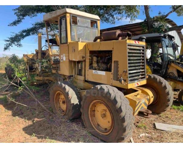 Foto de GUAIMBÊ/SP - Motoniveladora Huber Warco Dresser, modelo 130M, equipada com lâmina niveladora central