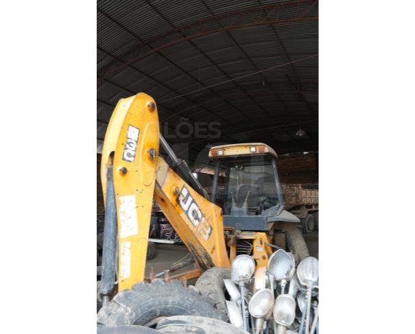 Foto de BELA VISTA DO TOLDO/SC - Retroescavadeira da marca JCB, modelo 3C