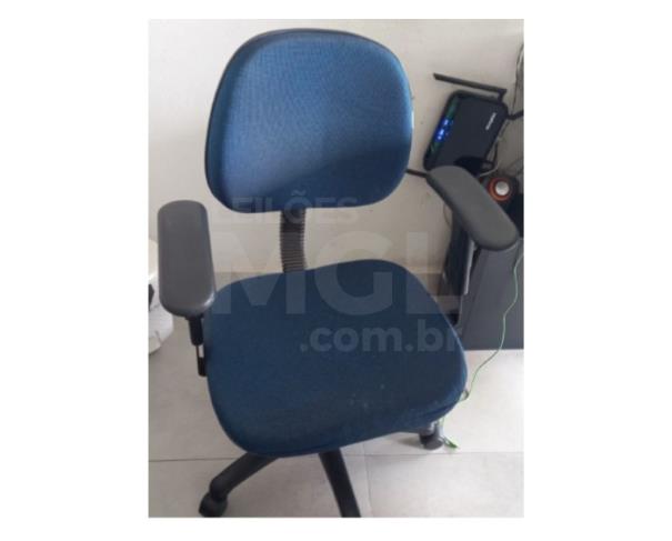 Foto de BOM DESPACHO/MG - 02 cadeiras de escritório ergonômicas
