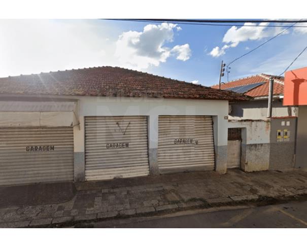 Foto de BANDEIRA DO SUL/MG - [Fração ideal de 50% sobre] casa área 360m² no centro. 