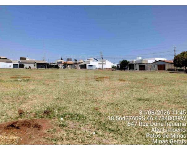 Foto de PATOS DE MINAS/MG - Praça constituída pela Quadra 13, com área de 4.256,00 m², localizada no Bairro Alto Limoeiro