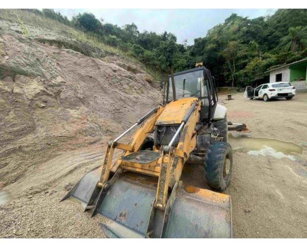 Foto de ADRIANÓPOLIS/PR - Retroescavadeira JCB
