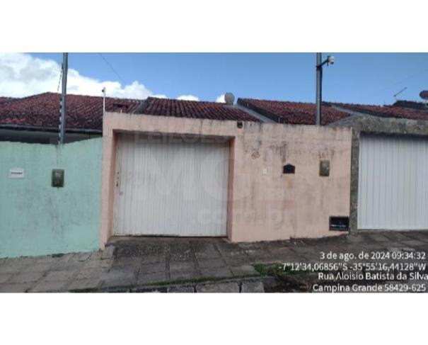 Foto de CAMPINA GRANDE/PB — Casa com 2 quartos e 1 vaga na garagem no bairro Universitário