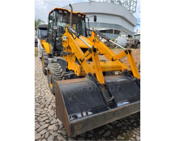 Foto de DIVINÓPOLIS/MG - RETROESCAVADEIRA JCB - ANO: 2023/2023 - PA13058