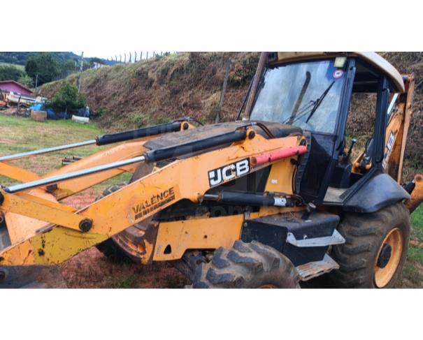 Foto de SÃO JOÃO DA MATA/MG - Retroescavadeira JCB modelo 3C.