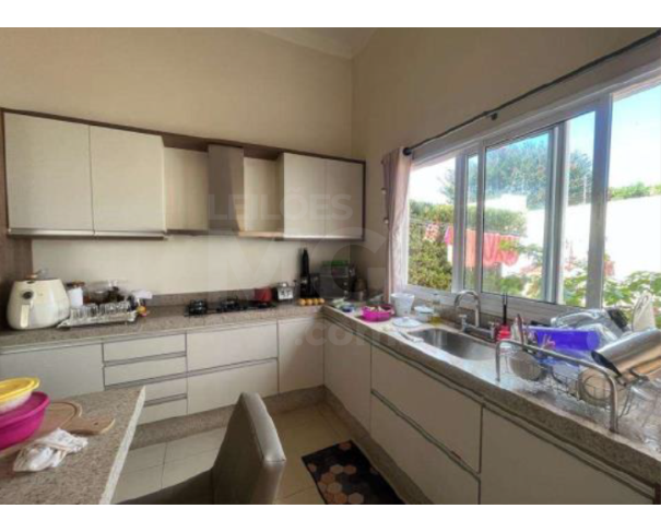 Foto de PIACATU/SP — Casa residencial com a área de 420,54m² e seu respectivo lote com 1150,00m²