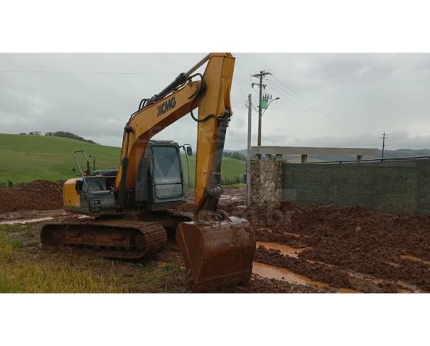 Foto de ENGENHO VELHO/RS - Escavadeira Hidráulica sobre Esteiras XCMG, modelo XE150BR, ano 2021, cabine fechada, motor diesel, equipada com lança hidráulica e caçamba de escavação
