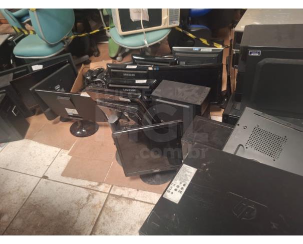Foto de VARGINHA/MG - Lote contendo micro-ondas, computadores, monitores e demais equipamentos e acessórios de informática