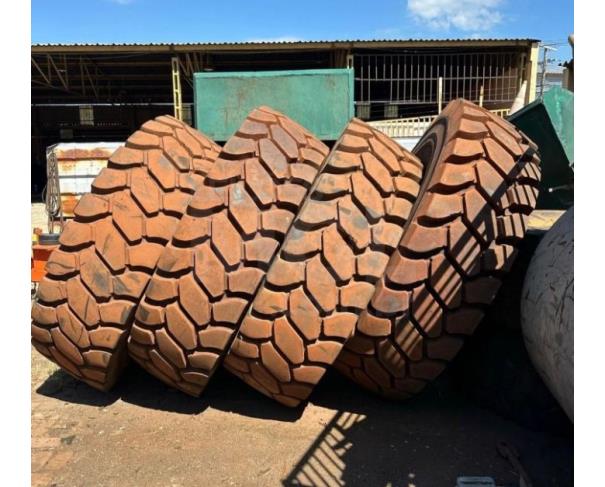 Foto de CONTAGEM /MG 4 PNEUS MICHELIN MONTADOS (RODAS), DO EQUIPAMENTO CATERPILLAR 775F, NO ESTADO EM QUE SE ENCONTRAM-- PA13006