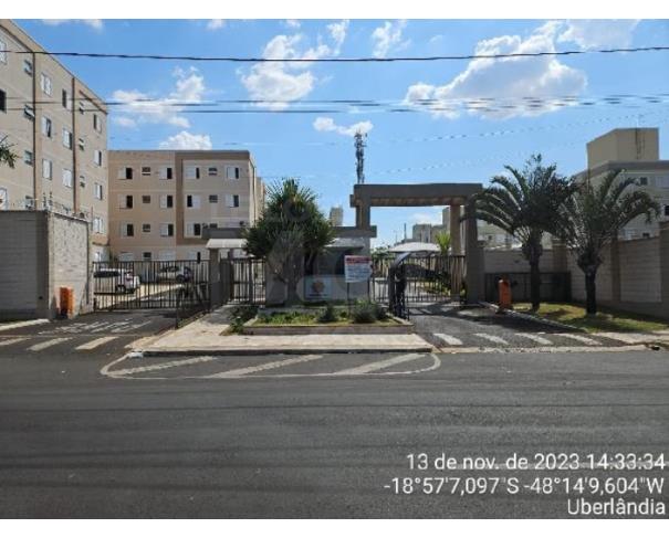Foto de UBERLÂNDIA/MG — Apartamento com 2 quartos e 1 vaga na garagem no bairro Laranjeiras
