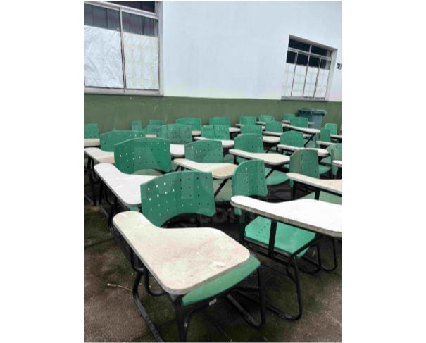 Foto de CARMO DE MINAS/MG - Carteiras escolares e fogão a gás e etc
