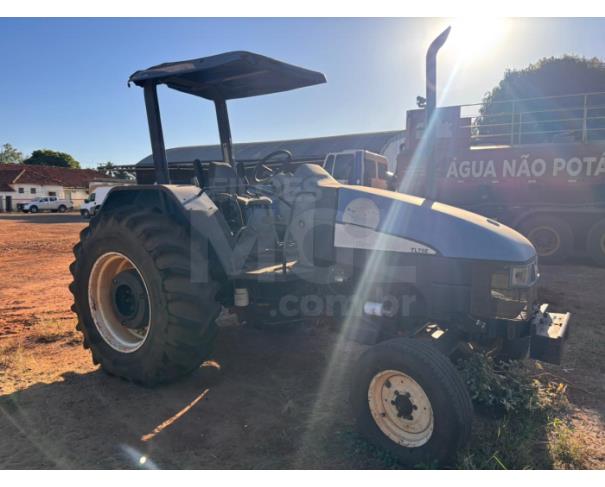 Foto de PONTES GESTAL/SP - Trator Agrícola New Holland, modelo TL75E