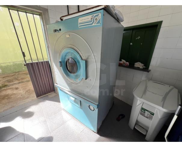 Foto de IGUATAMA/MG - Máquina de lava roupa industrial.