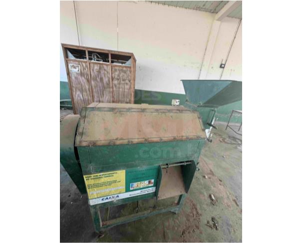 Foto de TEIXEIRÓPOLIS/GO - Máquina despeliculadora agrícola, marca Ruraltec, modelo RT 003, ano 2009, tensão nominal 380 V, com moega de alimentação