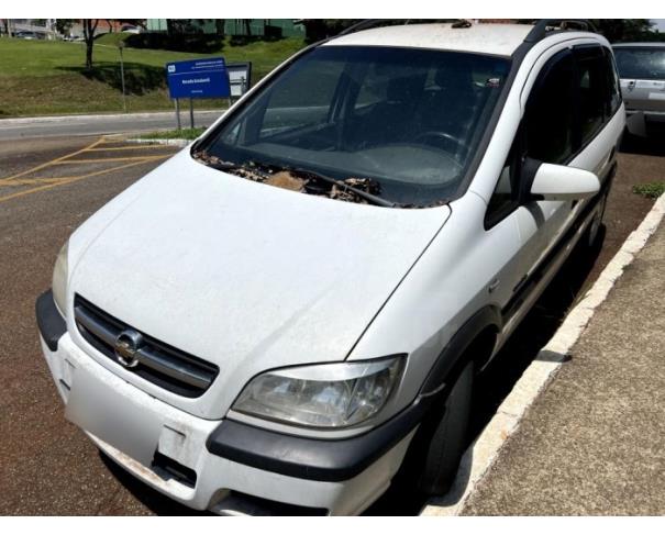 Foto de LAVRAS/MG - CHEVROLET ZAFIRA CONFORT - 2010/2010 - COR : BRANCO 