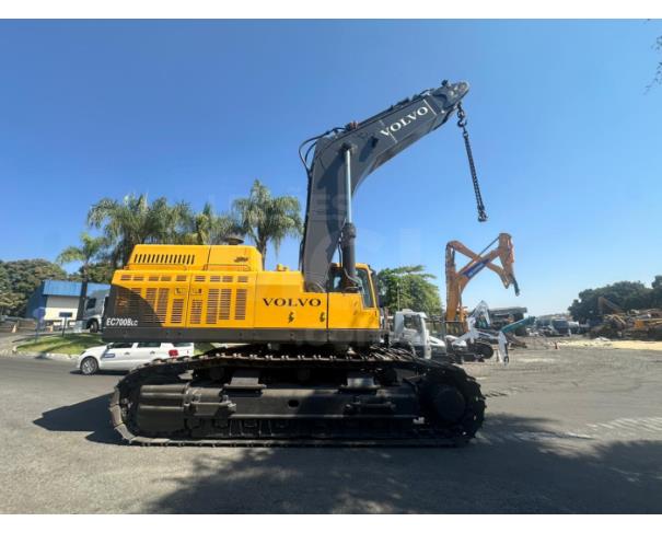 Foto de CONTAGEM/MG - ESCAVADEIRA - VOLVO EC700BLC - ANO: 2011/2011 - PA13071